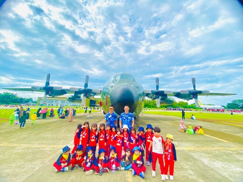 Kunjungan Kedirgantaraan TK Telkom Makassar ke Lanud Sultan Hasanuddin, Diselenggarakan oleh IGTKI-PGRI Kecamatan Rappocini