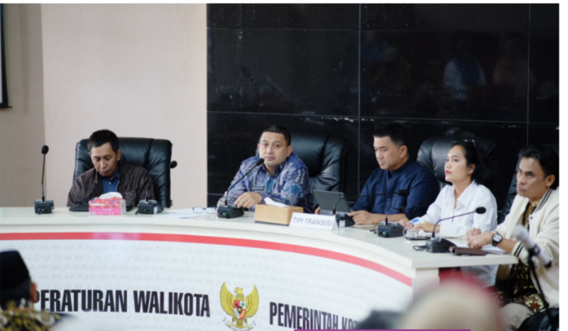 Wali Kota Makassar, Munafri Arifuddin, menggelar evaluasi menyeluruh terhadap kinerja seluruh Perusahaan Daerah (BUMD) yang berada di bawah naungan Pemerintah Kota Makassar.