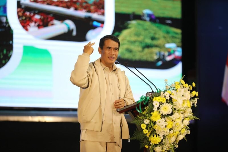 Mentan Amran Menerima Penghormatan Istimewa dari Presiden Prabowo, Ajak Jajaran Kementan Tingkatkan Kinerja untuk Kejar Swasembada