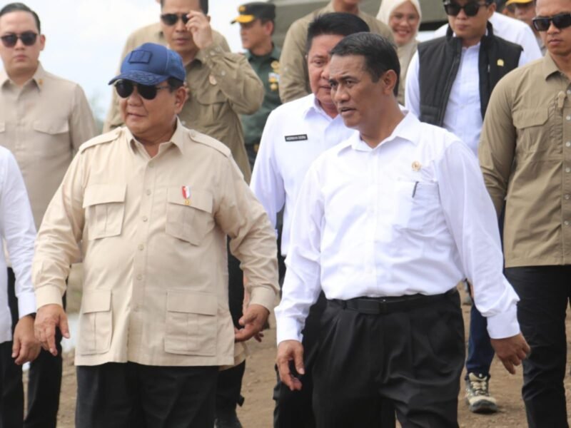 Sering Turun ke Sawah, Mentan Amran Dipuji Presiden Prabowo dan Wapres Gibran