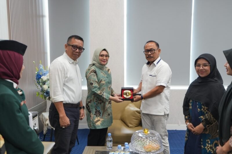 Meski Hari Libur, Gubernur Sulbar Temui Peserta Pertukaran Pemuda: