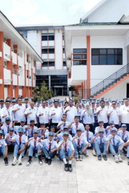 Gubernur Sulsel Pimpin Apel Perdana Sekolah Rakyat Tingkat SMA di Makassar