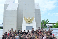 Ziarah Penuh Makna Jelang HUT RI ke-80, Aliyah Mustika Ilham Pimpin FKPPIMAKASSAR ke TMP Panaikang