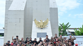 Ziarah Penuh Makna Jelang HUT RI ke-80, Aliyah Mustika Ilham Pimpin FKPPIMAKASSAR ke TMP Panaikang